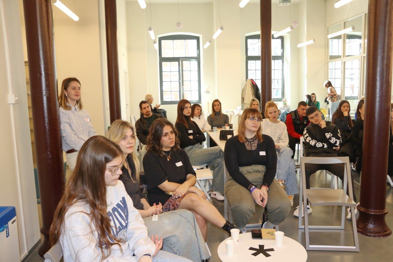 Dvodnevni-program-za-mlade-„Kreiraj-–-kako-iz-2023.-u-2024.“-u-sklopu-EU-projekta-„Grad-po-mjeri-mladih“-17