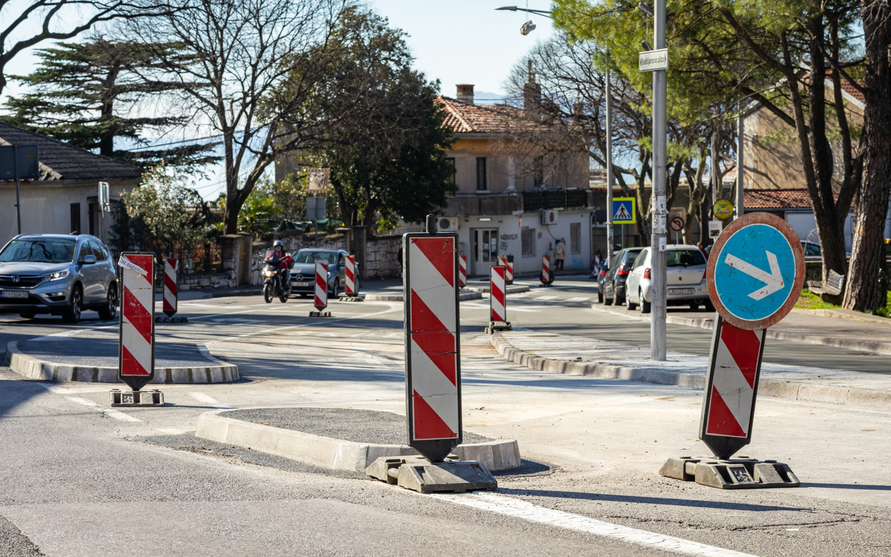 Kozala pješački otoci radovi-70 Kozala pješački otoci radovi-70