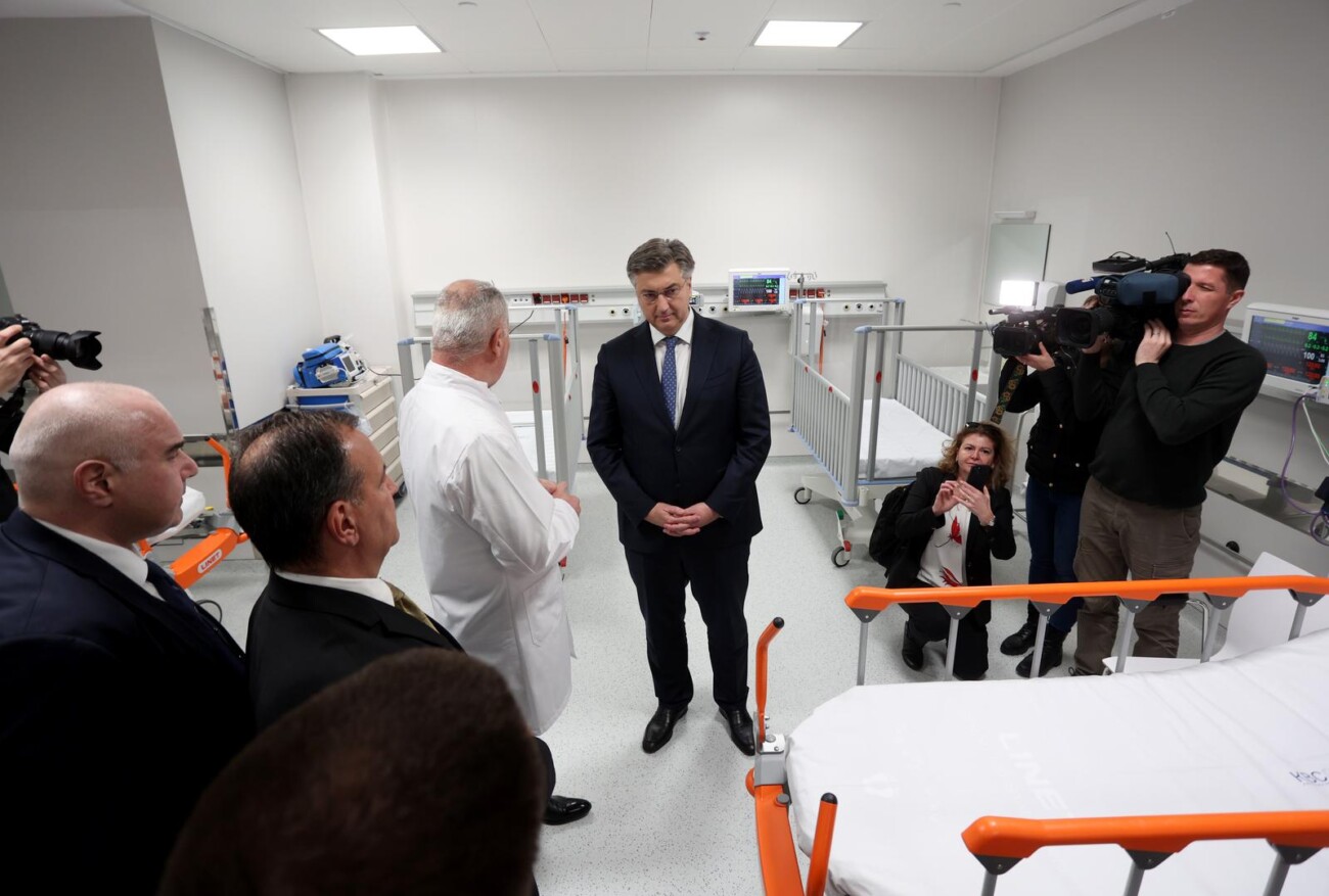 Rijeka: Andrej Plenković s kolegama sudjelovao na svečanom otvorenju zgrade Bolnice za ženu i dijete Rijeka: Andrej Plenković s kolegama sudjelovao na svečanom otvorenju zgrade Bolnice za ženu i dijete