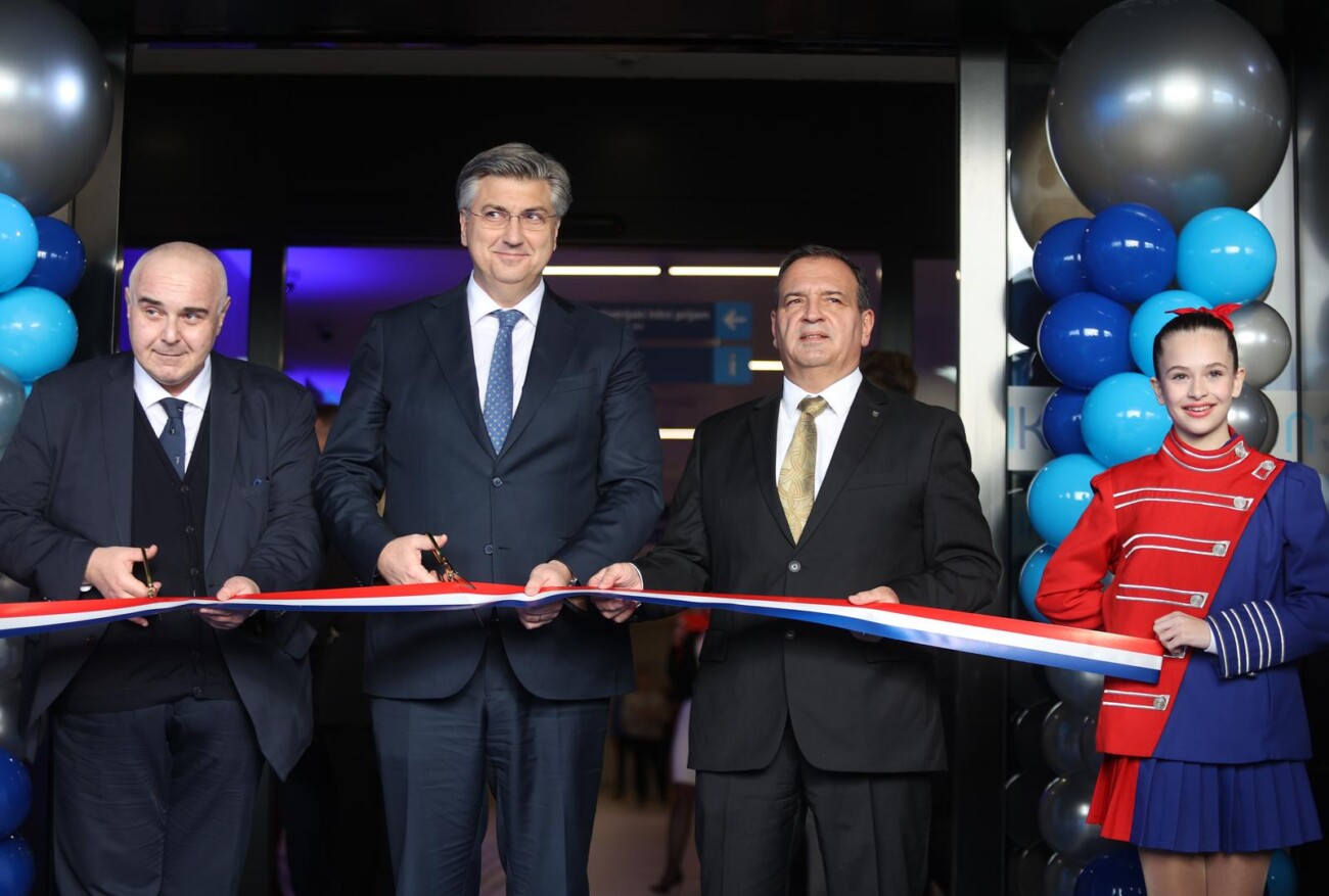 Rijeka: Andrej Plenković s kolegama sudjelovao na svečanom otvorenju zgrade Bolnice za ženu i dijete Rijeka: Andrej Plenković s kolegama sudjelovao na svečanom otvorenju zgrade Bolnice za ženu i dijete