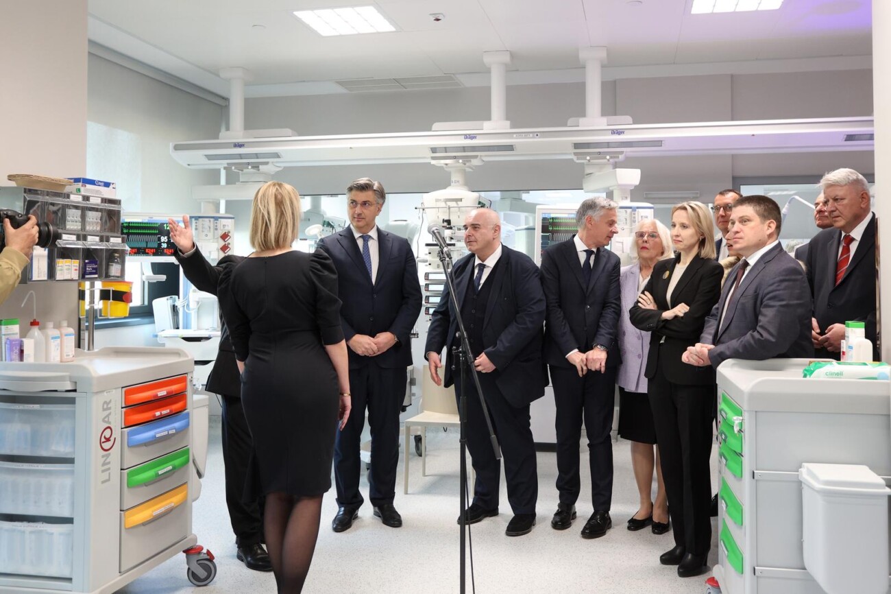 Rijeka: Andrej Plenković s kolegama sudjelovao na svečanom otvorenju zgrade Bolnice za ženu i dijete Rijeka: Andrej Plenković s kolegama sudjelovao na svečanom otvorenju zgrade Bolnice za ženu i dijete