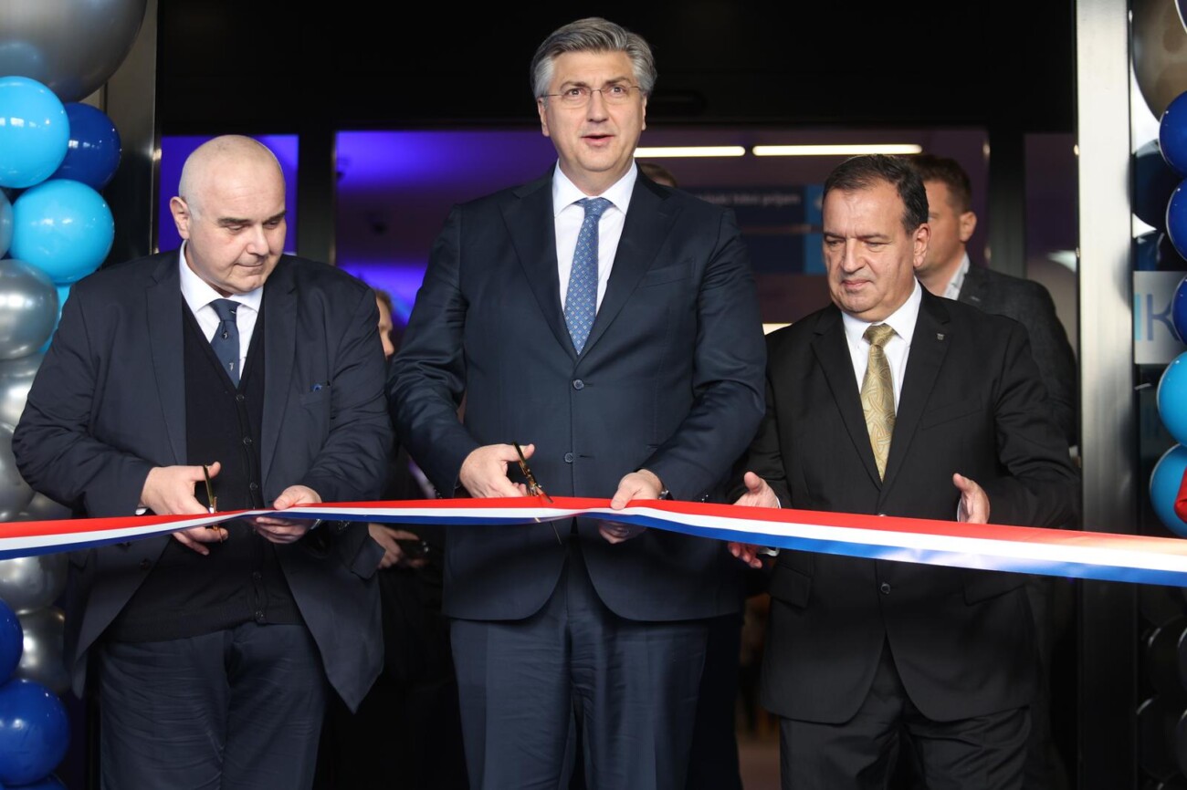 Rijeka: Andrej Plenković s kolegama sudjelovao na svečanom otvorenju zgrade Bolnice za ženu i dijete Rijeka: Andrej Plenković s kolegama sudjelovao na svečanom otvorenju zgrade Bolnice za ženu i dijete