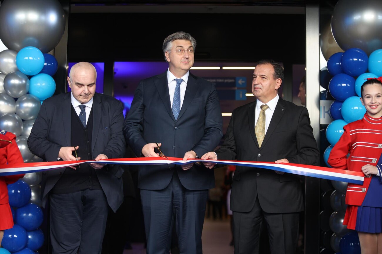 Rijeka: Andrej Plenković s kolegama sudjelovao na svečanom otvorenju zgrade Bolnice za ženu i dijete Rijeka: Andrej Plenković s kolegama sudjelovao na svečanom otvorenju zgrade Bolnice za ženu i dijete