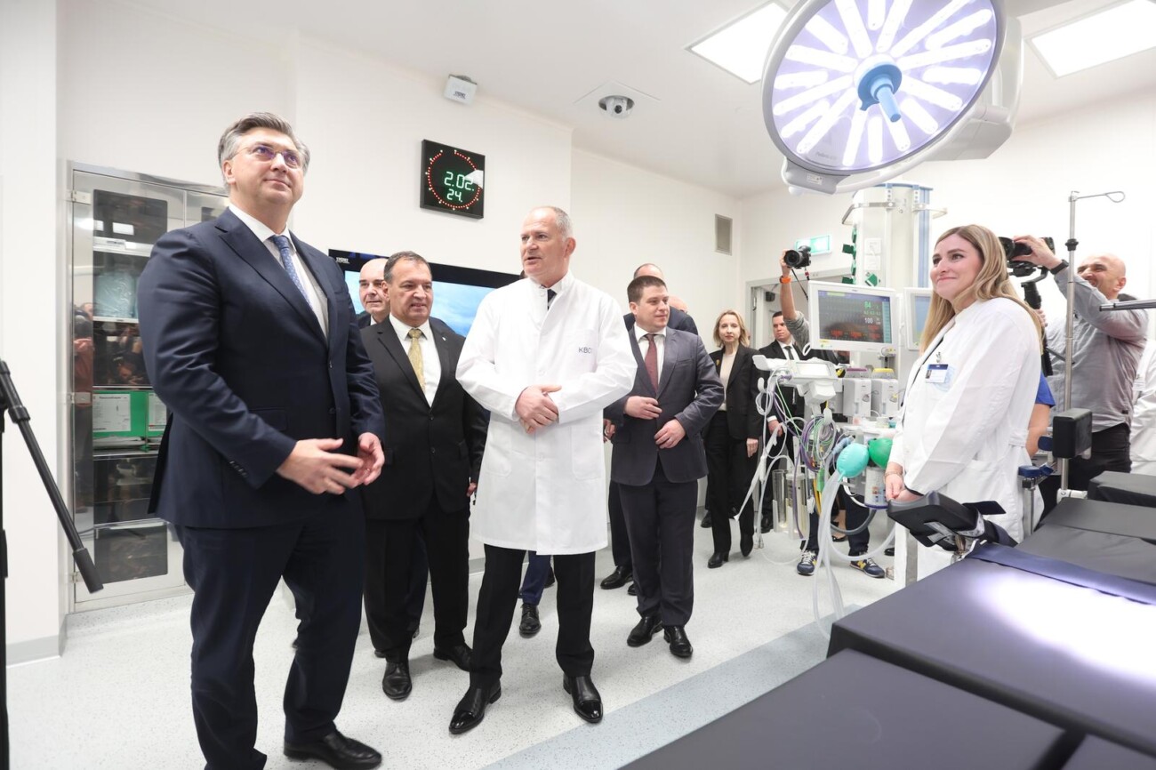 Rijeka: Andrej Plenković s kolegama sudjelovao na svečanom otvorenju zgrade Bolnice za ženu i dijete Rijeka: Andrej Plenković s kolegama sudjelovao na svečanom otvorenju zgrade Bolnice za ženu i dijete