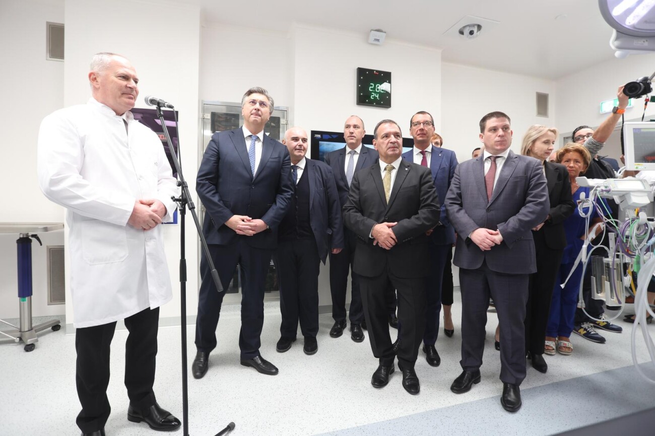 Rijeka: Andrej Plenković s kolegama sudjelovao na svečanom otvorenju zgrade Bolnice za ženu i dijete Rijeka: Andrej Plenković s kolegama sudjelovao na svečanom otvorenju zgrade Bolnice za ženu i dijete