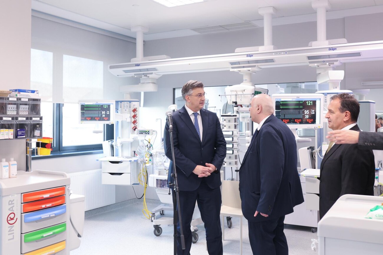 Rijeka: Andrej Plenković s kolegama sudjelovao na svečanom otvorenju zgrade Bolnice za ženu i dijete Rijeka: Andrej Plenković s kolegama sudjelovao na svečanom otvorenju zgrade Bolnice za ženu i dijete