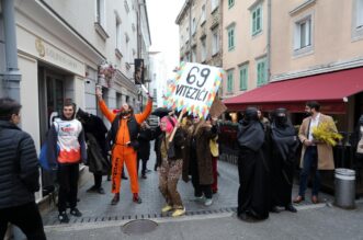 Rijeka: Klečavci mole pred katedralom Svetog VBida