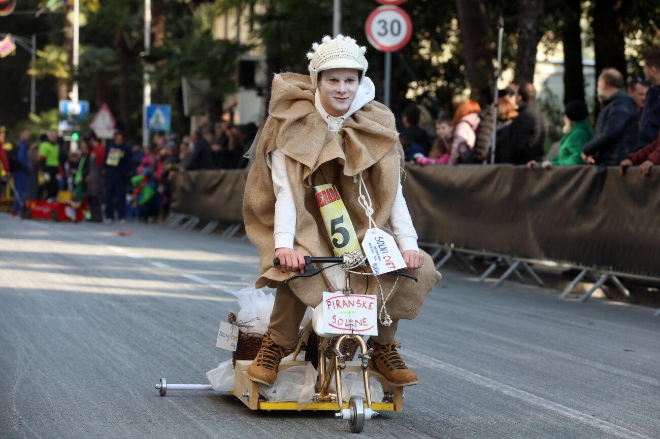 Opatija: 41. Balinjerada privukla mnogobrojne ljubitelje makara Opatija: 41. Balinjerada privukla mnogobrojne ljubitelje makara