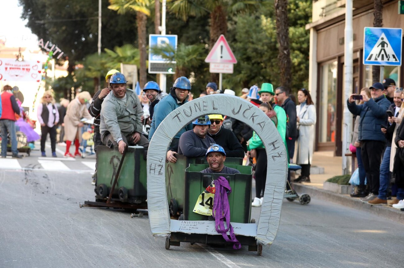 Opatija: 41. Balinjerada privukla mnogobrojne ljubitelje maškara Opatija: 41. Balinjerada privukla mnogobrojne ljubitelje maškara