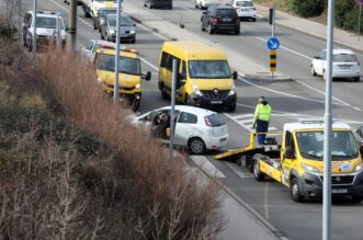 Rijeka: Razbijena vozila i policija na obilaznici u Hostima