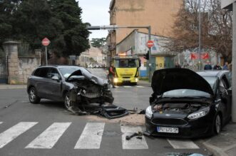 Prometna nesre?a u centru Pule, ozlije?eno troje ljudi