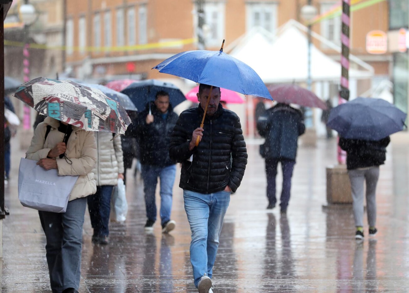 Rijeka: Kišni dan u centru grada