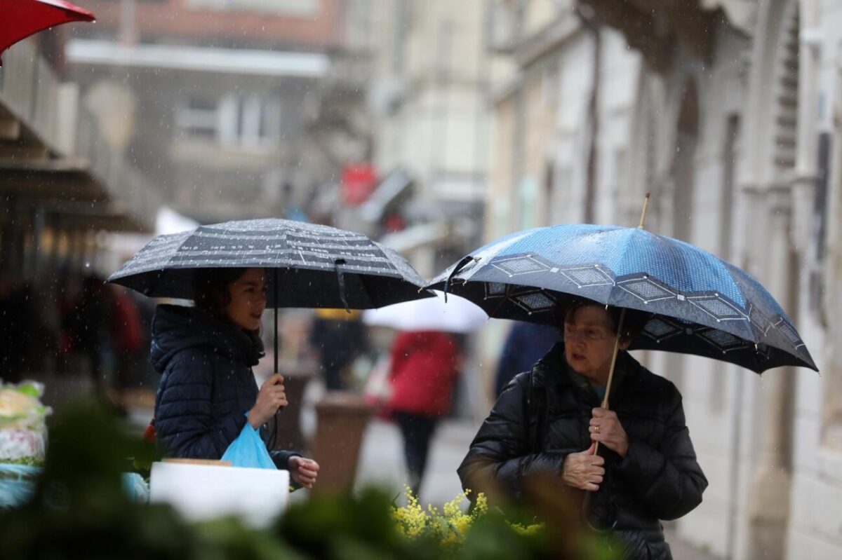 Rijeka: Kišni dan u centru grada