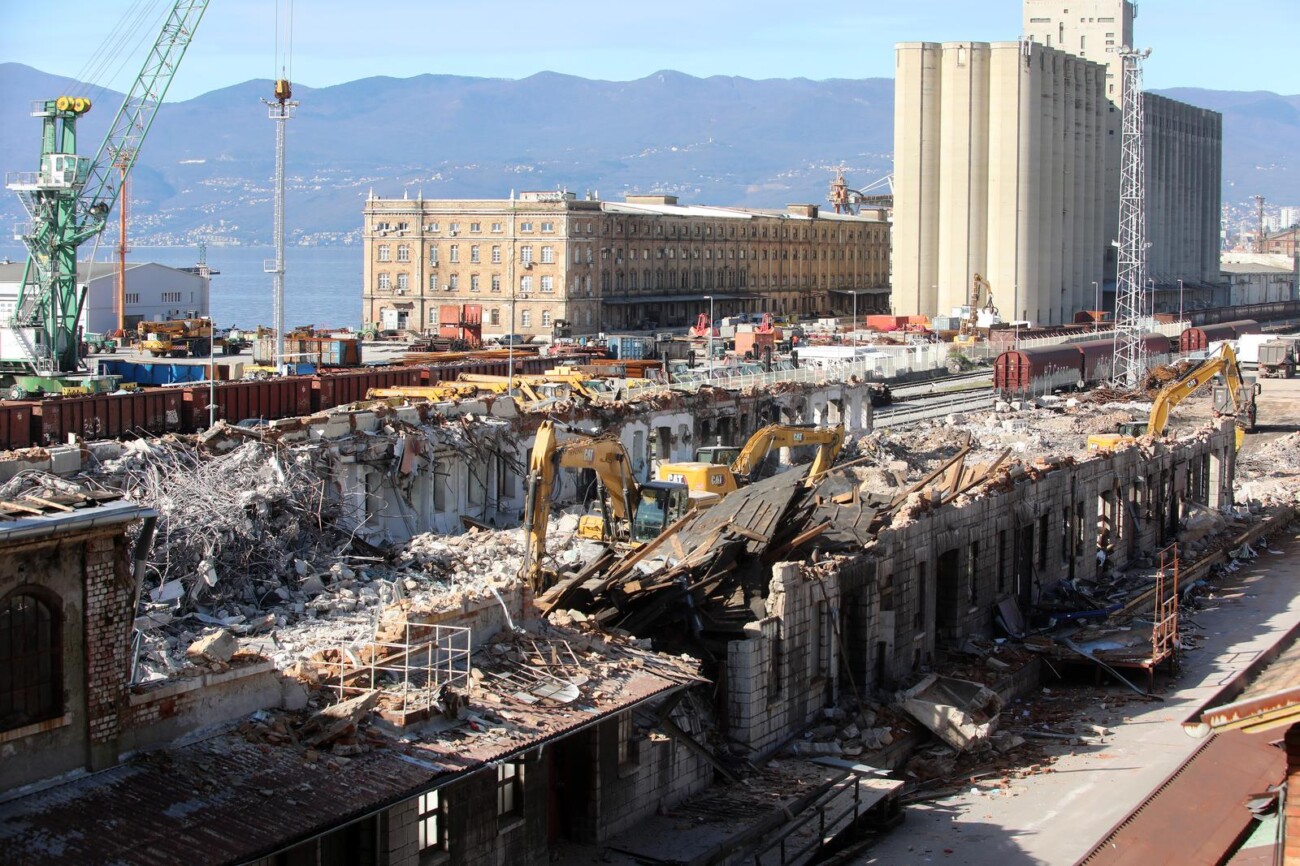 Rijeka: Rušenje željezničkih skladišta 3b Rijeka: Rušenje željezničkih skladišta 3b