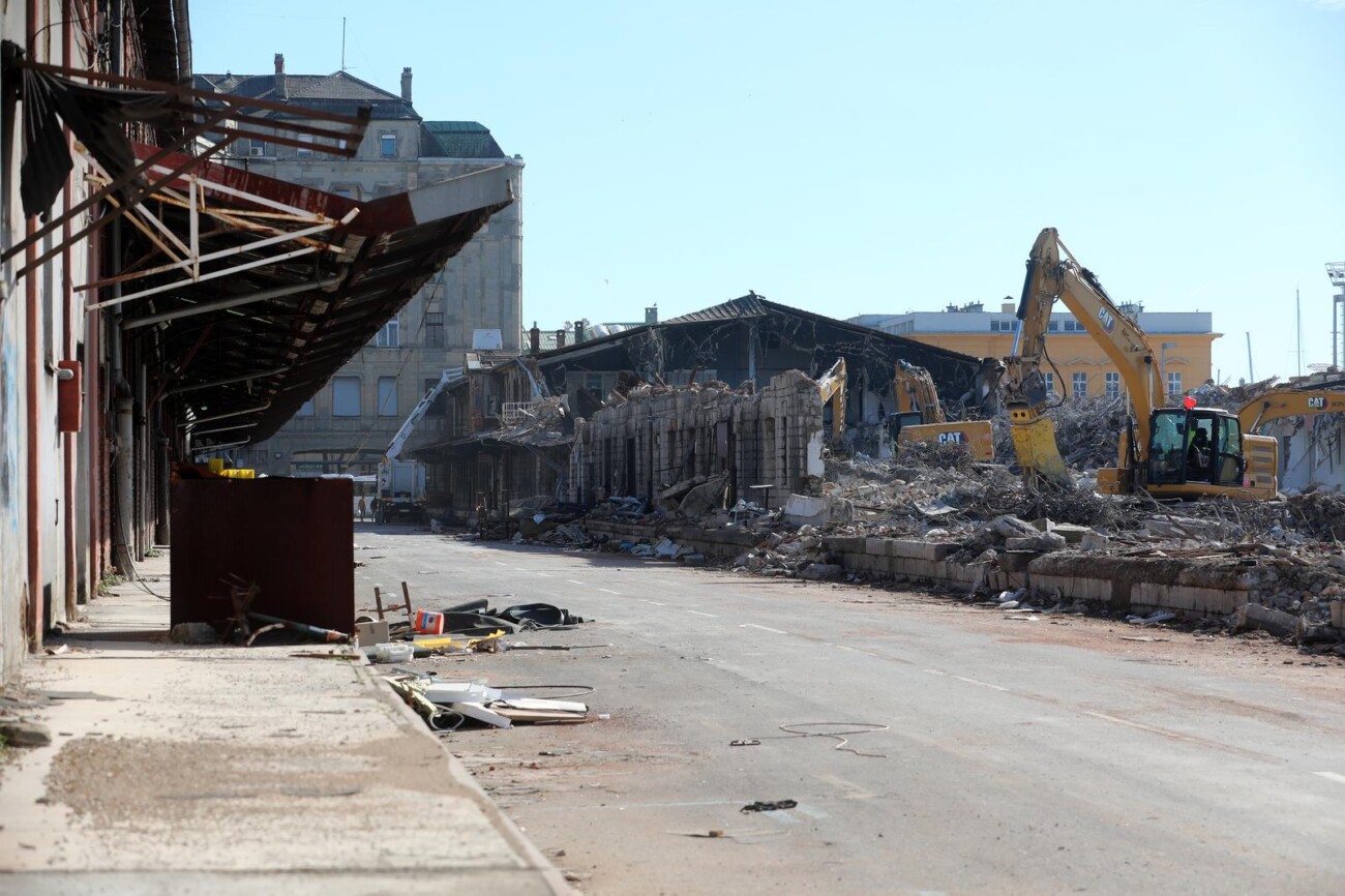 Rijeka: Ruenje eljezni?kih skladita 3b Rijeka: Ruenje eljezni?kih skladita 3b