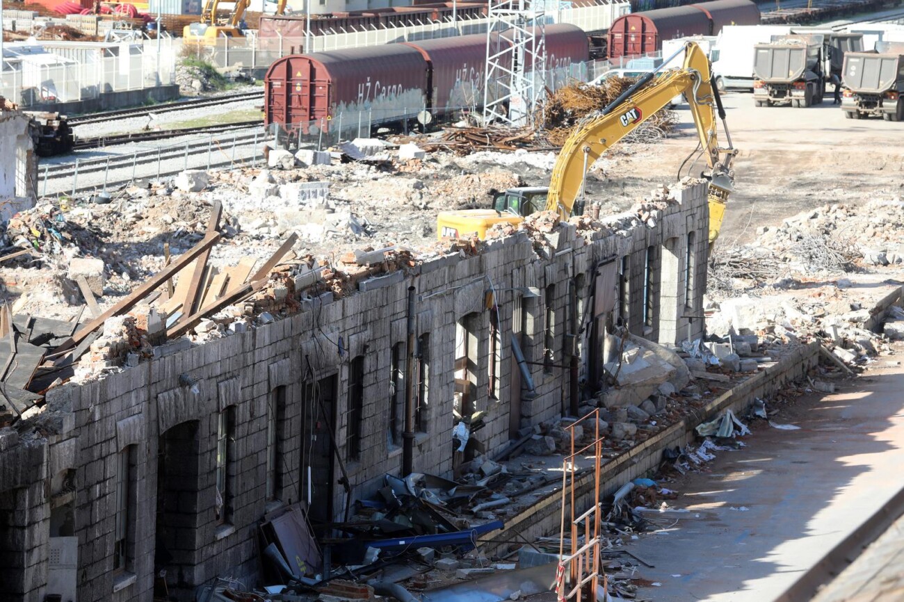 Rijeka: Rušenje željezničkih skladišta 3b Rijeka: Rušenje željezničkih skladišta 3b