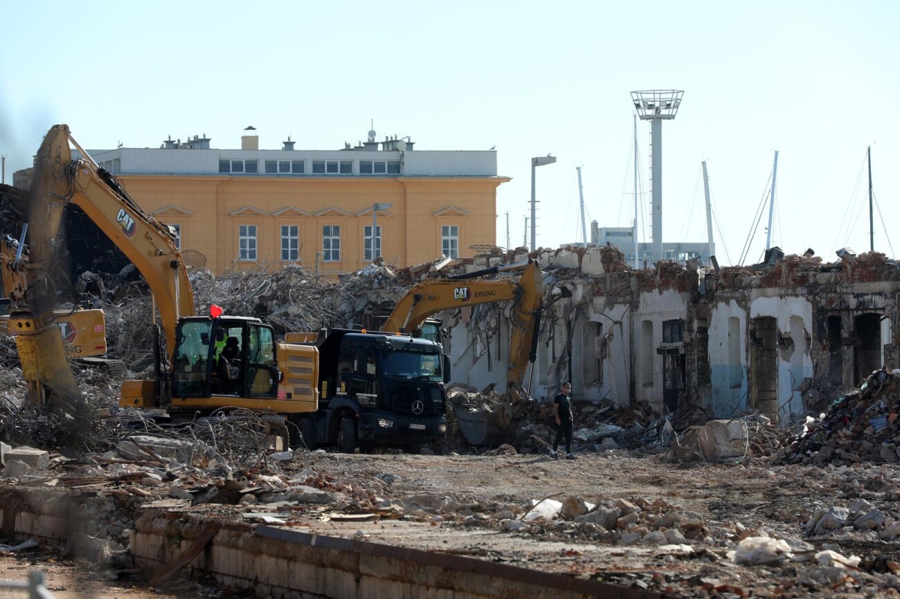 Rijeka: Rušenje željezničkih skladišta 3b Rijeka: Rušenje željezničkih skladišta 3b