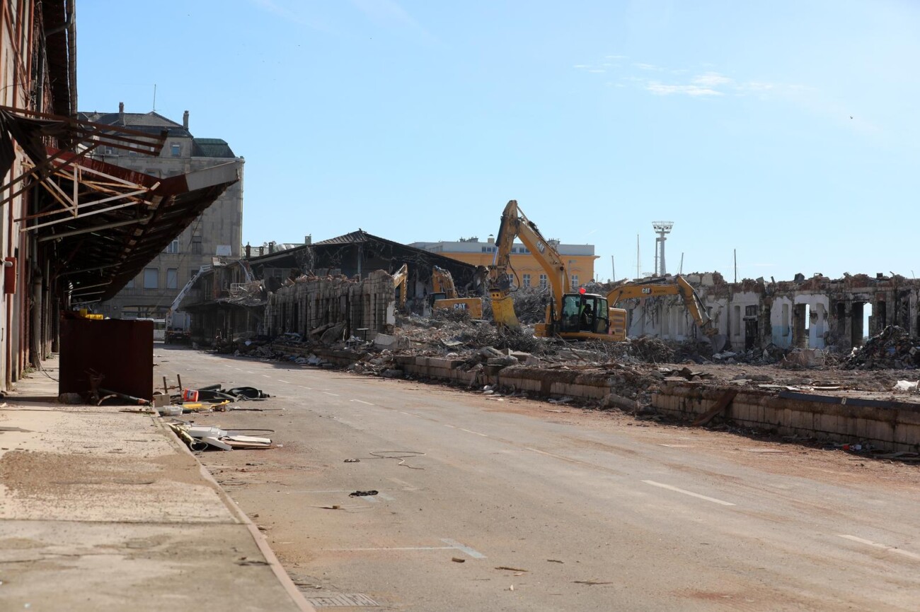 Rijeka: Ruenje eljezni?kih skladita 3b Rijeka: Ruenje eljezni?kih skladita 3b