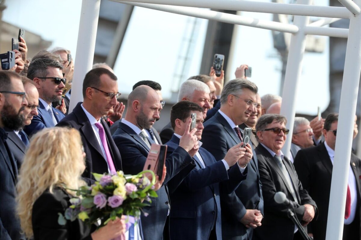 Rijeka: Andrej Plenković sudjelovao na svečanosti porinuća broda Gradnja 527