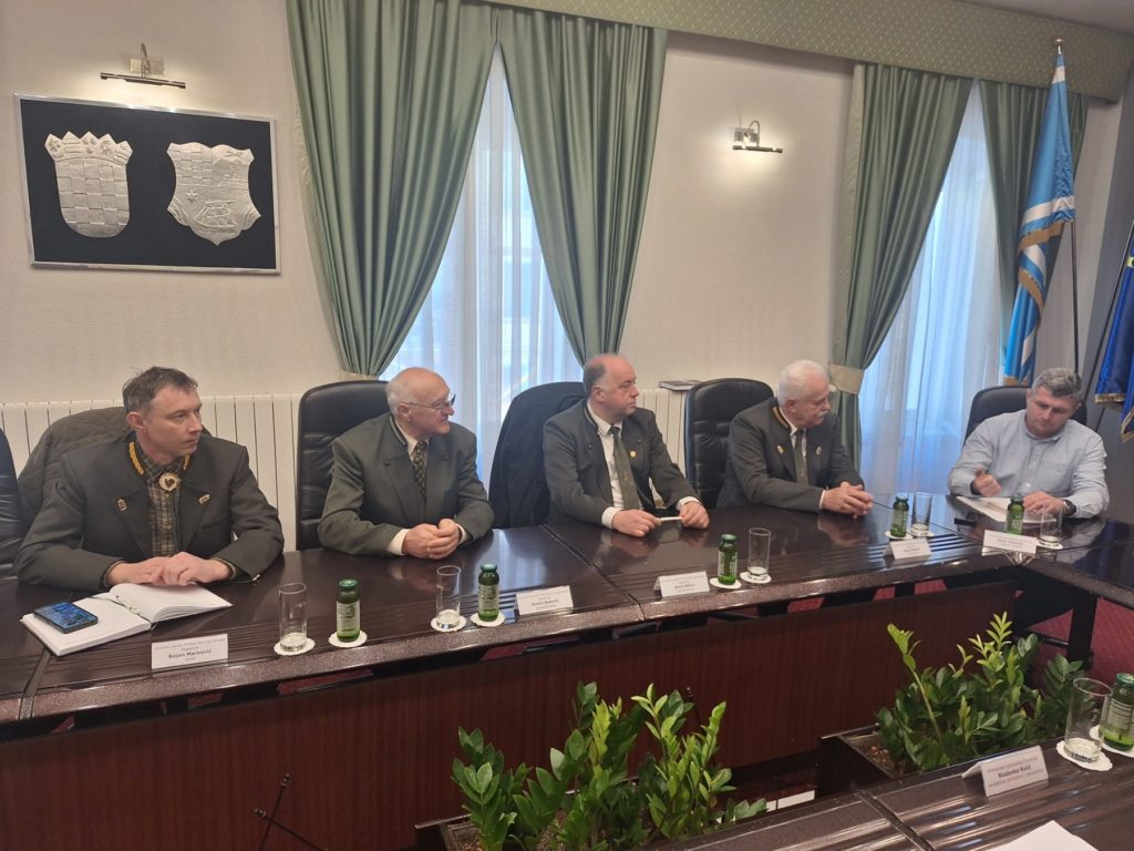 lovacko drustvo pgz komadina (4) lovacko drustvo pgz komadina (4)