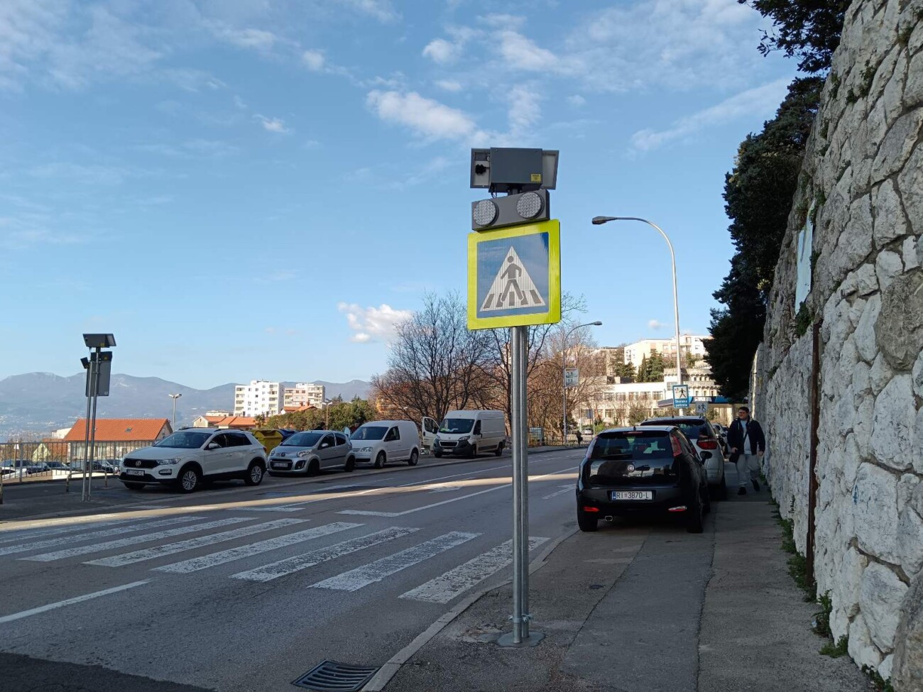 turnić cesta znak (2) turnić cesta znak (2)