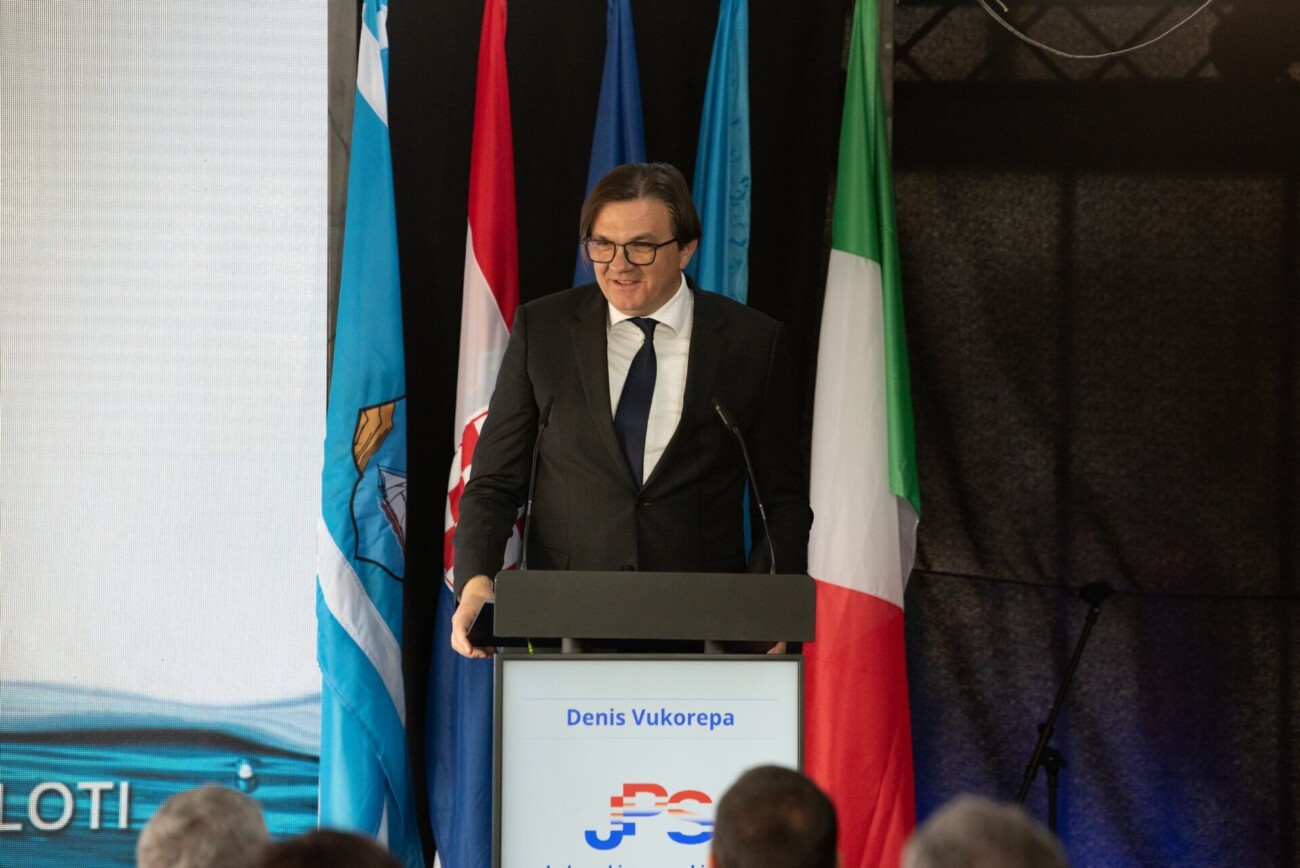 JPS_Press_0010 JPS_Press_0010