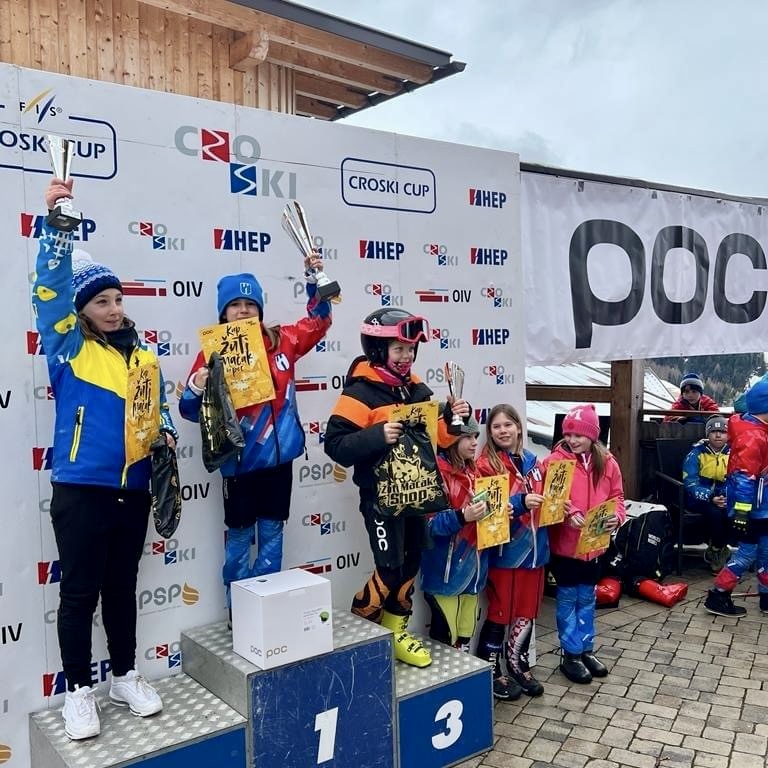 Mara Brajković na postolju Mara Brajković na postolju