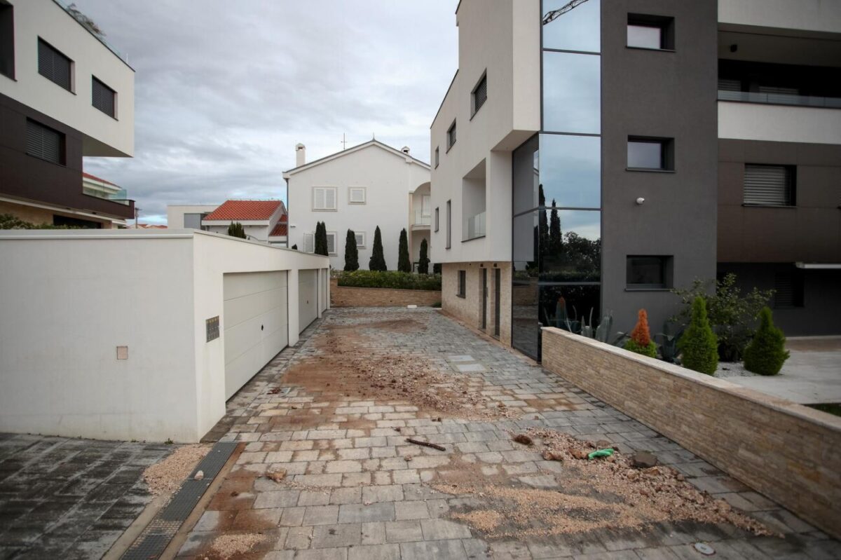 Kozino: Oštećen prilazni put koji vodi do luksuznih vila u vlasništvu Luke Modrića