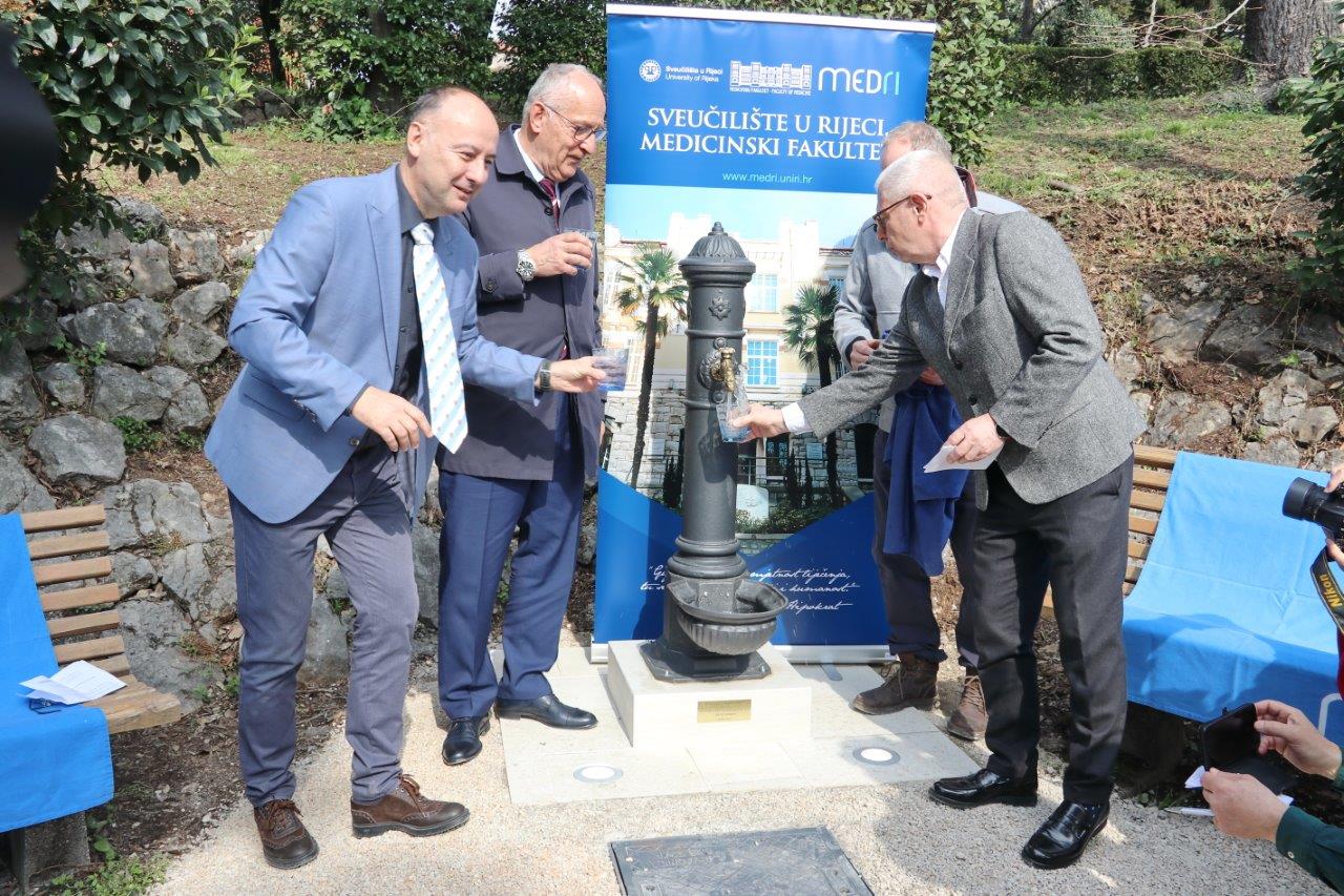 Postavljanje-špine-za-vodu-ispred-Medicinskog-fakulteta-7 Postavljanje-špine-za-vodu-ispred-Medicinskog-fakulteta-7