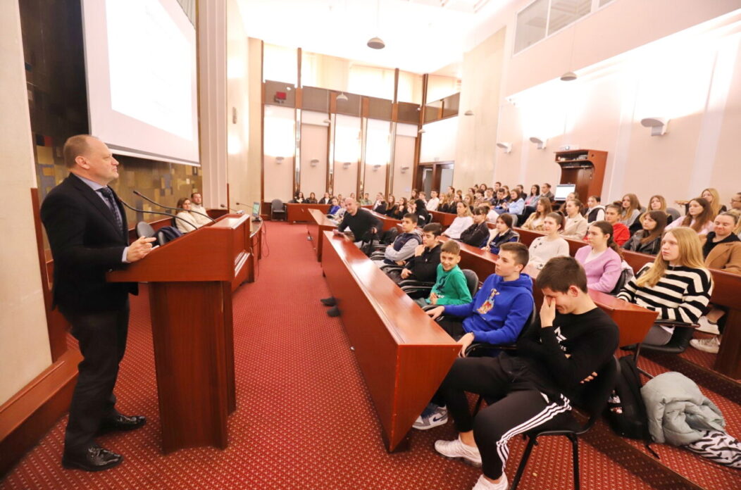 Predavanja-na-temu-„Mladi-i-debljina“-povodom-Hrvatskog-dana-osviještenosti-o-debljini-6