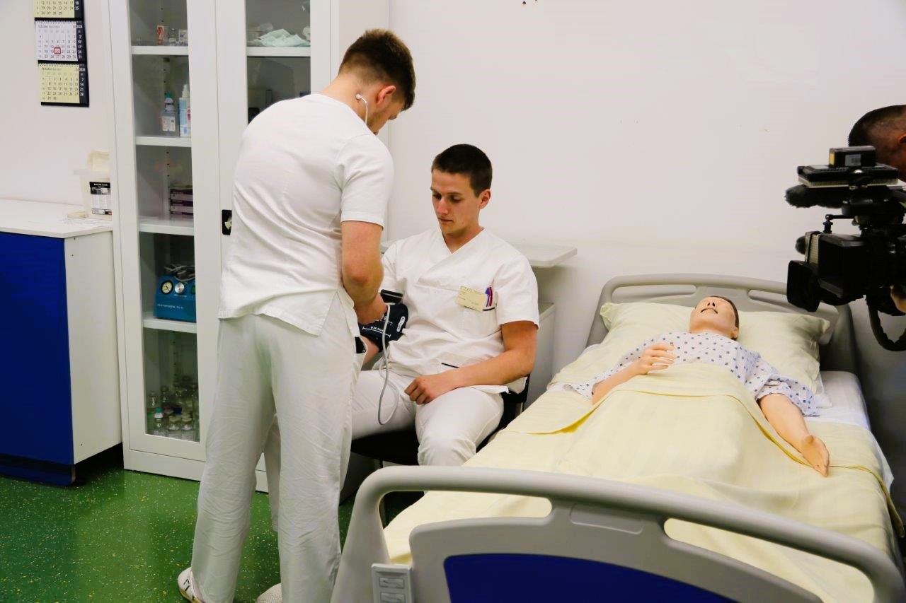 Predsjednik-RH-Zoran-Milanović-u-posjetu-Fakultetu-zdravstvenih-studija-14