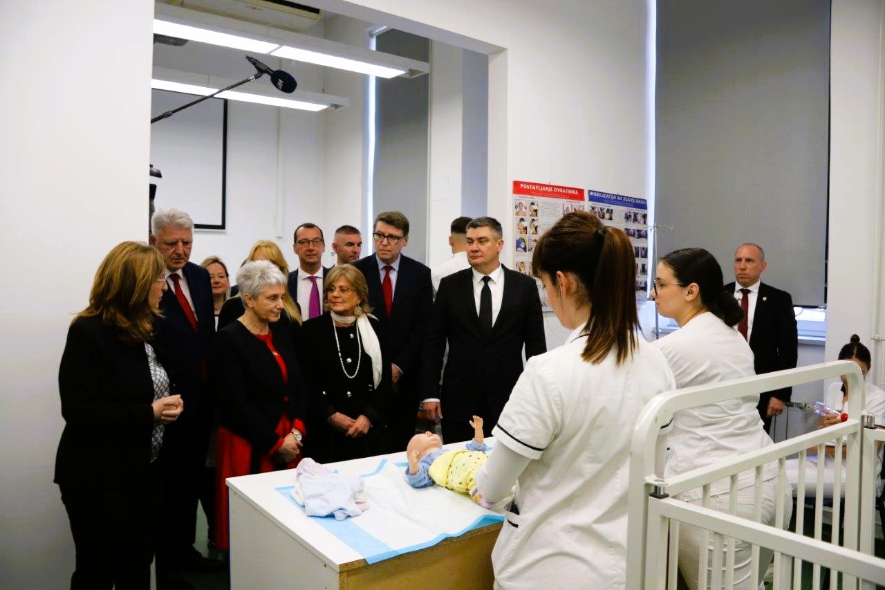 Predsjednik-RH-Zoran-Milanović-u-posjetu-Fakultetu-zdravstvenih-studija-2