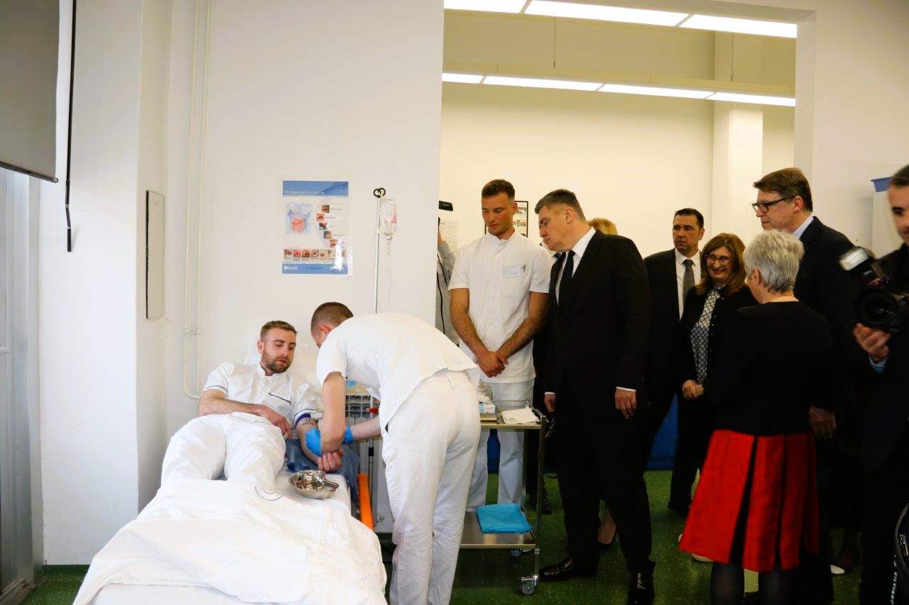 Predsjednik-RH-Zoran-Milanović-u-posjetu-Fakultetu-zdravstvenih-studija-3