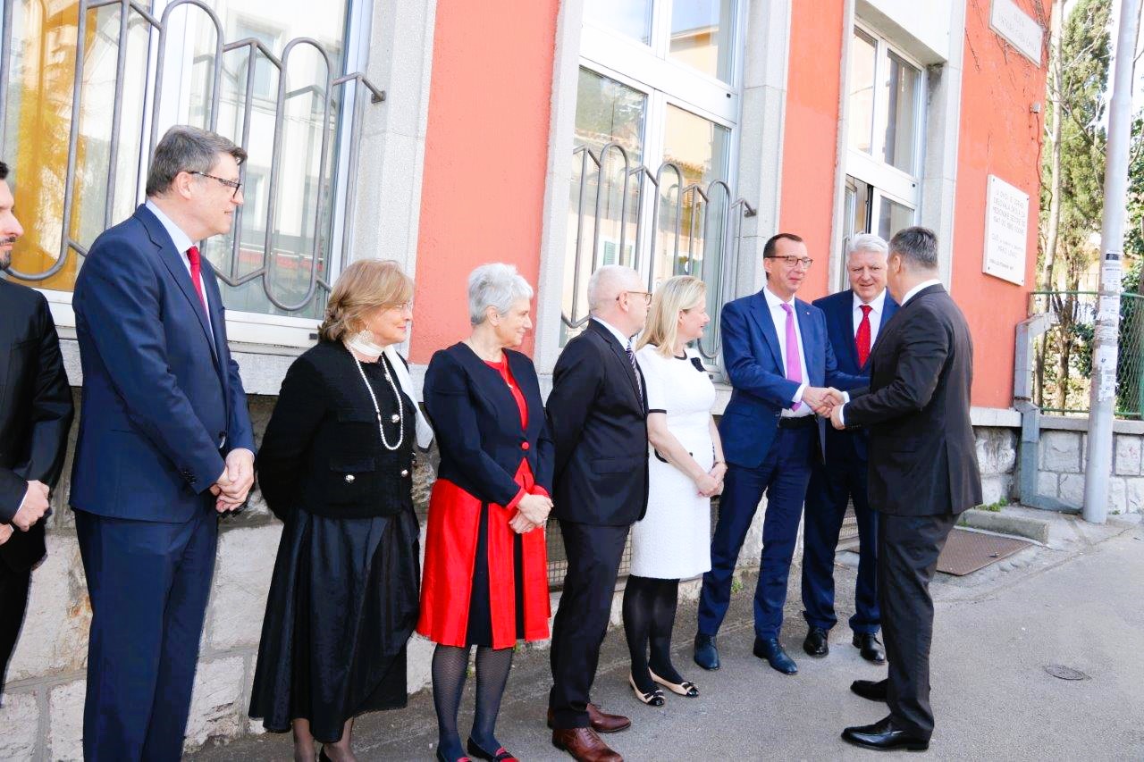 Predsjednik-RH-Zoran-Milanović-u-posjetu-Fakultetu-zdravstvenih-studija-9