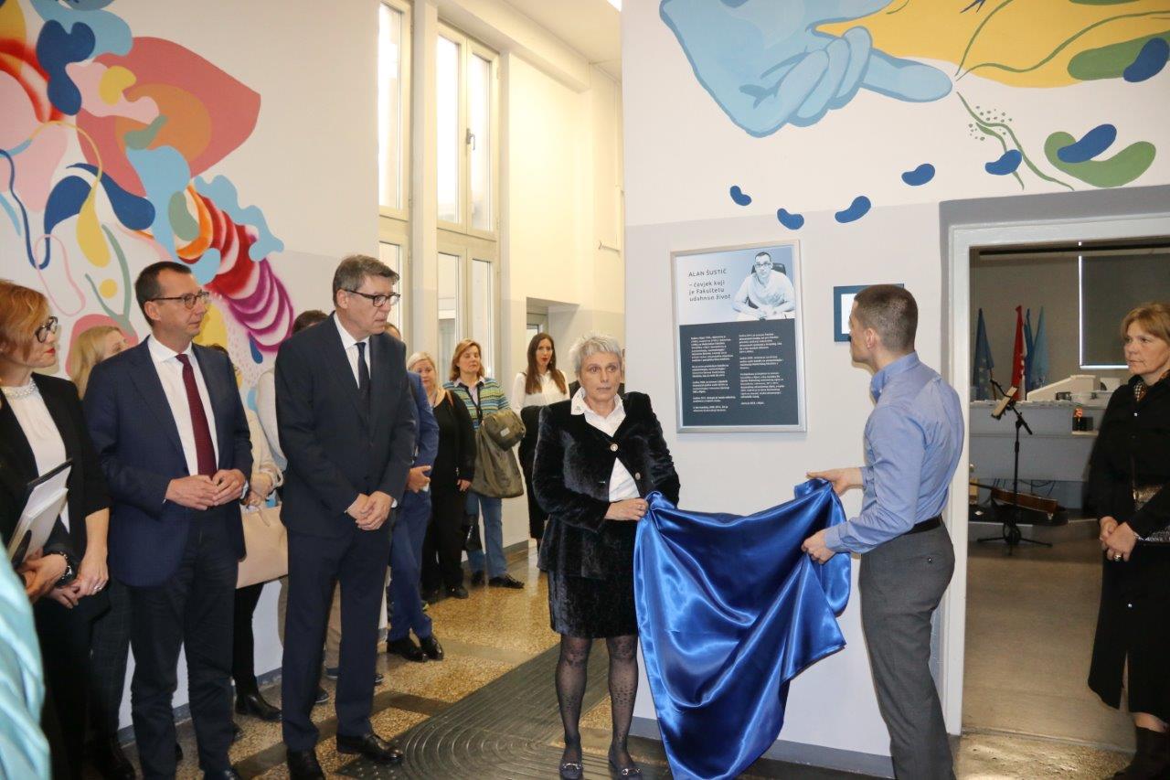 Svečana-sjednica-povodom-10-godina-Fakulteta-udravstvenih-studija-2 Svečana-sjednica-povodom-10-godina-Fakulteta-udravstvenih-studija-2