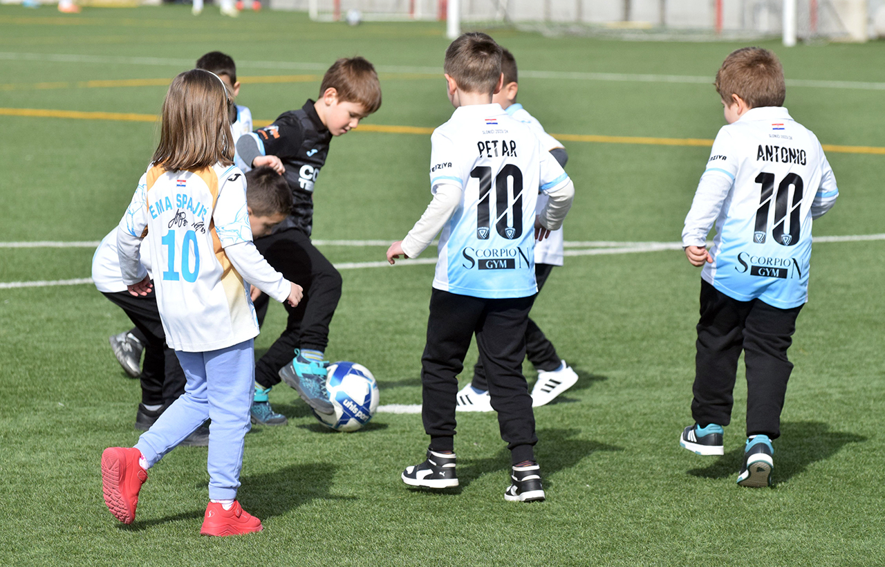 kastav vrtićari posjet nk rijeka (12) kastav vrtićari posjet nk rijeka (12)