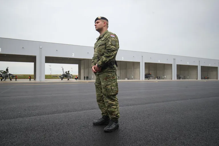 768×768-42bcb76c-9d0c-11eb-86af-cedfb09875dd (17) 768×768-42bcb76c-9d0c-11eb-86af-cedfb09875dd (17)