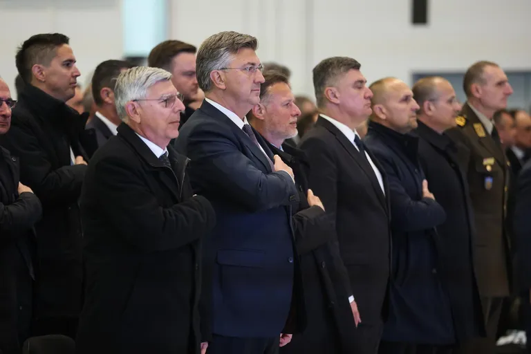 768×768-42bcb76c-9d0c-11eb-86af-cedfb09875dd (2) 768×768-42bcb76c-9d0c-11eb-86af-cedfb09875dd (2)