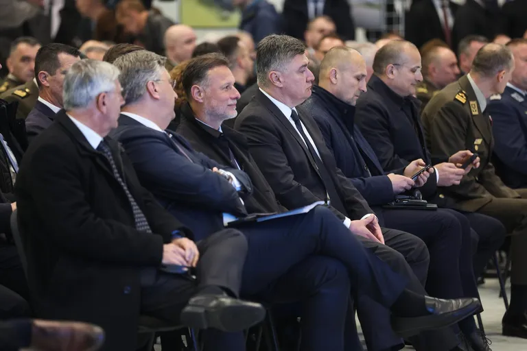 768×768-42bcb76c-9d0c-11eb-86af-cedfb09875dd (4) 768×768-42bcb76c-9d0c-11eb-86af-cedfb09875dd (4)