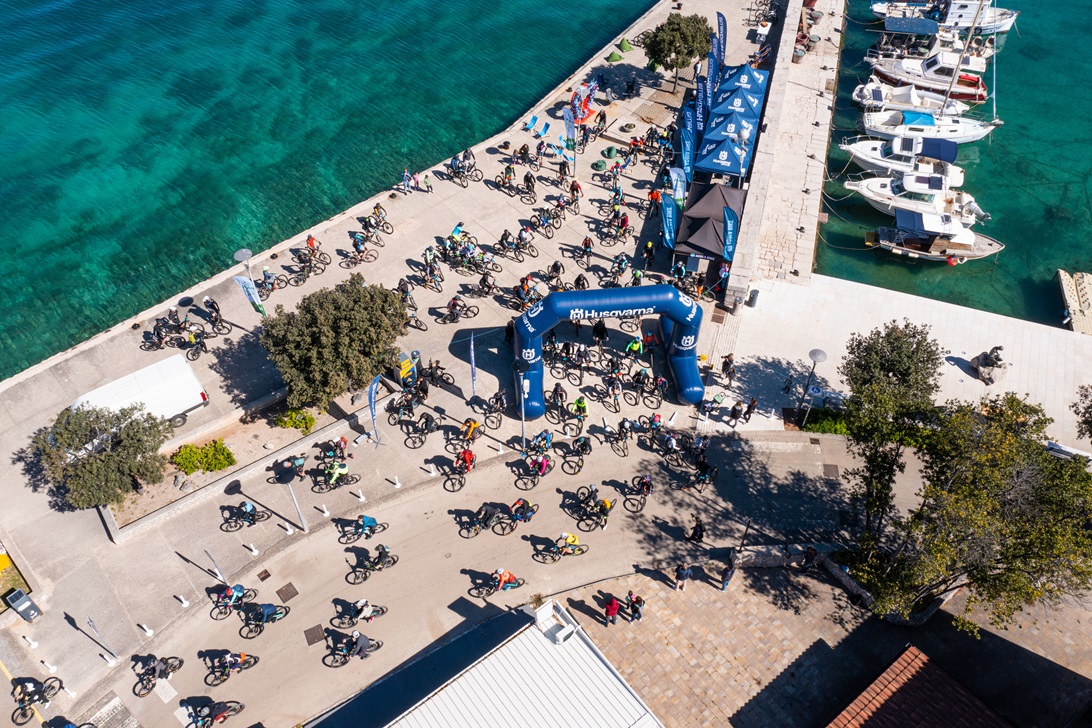 Njivice outdoor travanj 2024 15 Njivice outdoor travanj 2024 15