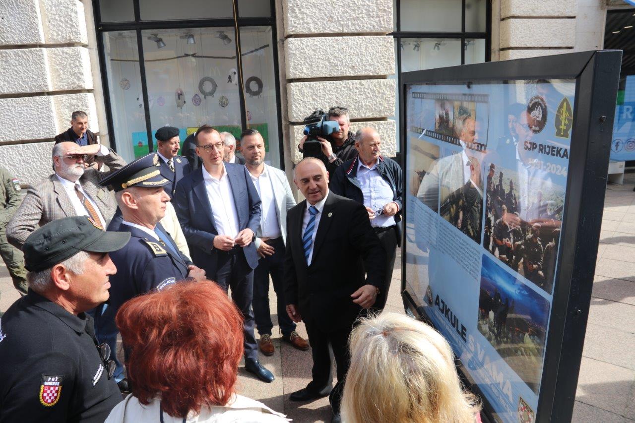 Obilježavanje-33.-obljetnice-osnivanja-Specijalne-jedinice-policije-Rijeka-„Ajkula“-i-20.-god-11 Obilježavanje-33.-obljetnice-osnivanja-Specijalne-jedinice-policije-Rijeka-„Ajkula“-i-20.-god-11