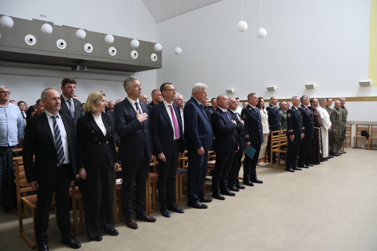 Obilježavanje-33.-obljetnice-osnivanja-Specijalne-jedinice-policije-Rijeka-„Ajkula“-i-20.-god-29 Obilježavanje-33.-obljetnice-osnivanja-Specijalne-jedinice-policije-Rijeka-„Ajkula“-i-20.-god-29