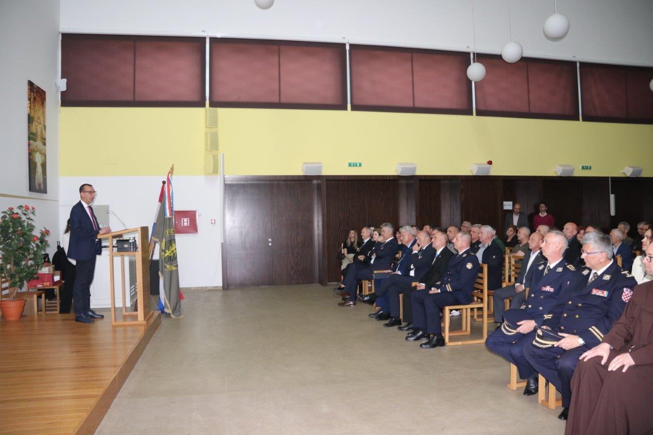 Obilježavanje-33.-obljetnice-osnivanja-Specijalne-jedinice-policije-Rijeka-„Ajkula“-i-20.-god-32 Obilježavanje-33.-obljetnice-osnivanja-Specijalne-jedinice-policije-Rijeka-„Ajkula“-i-20.-god-32