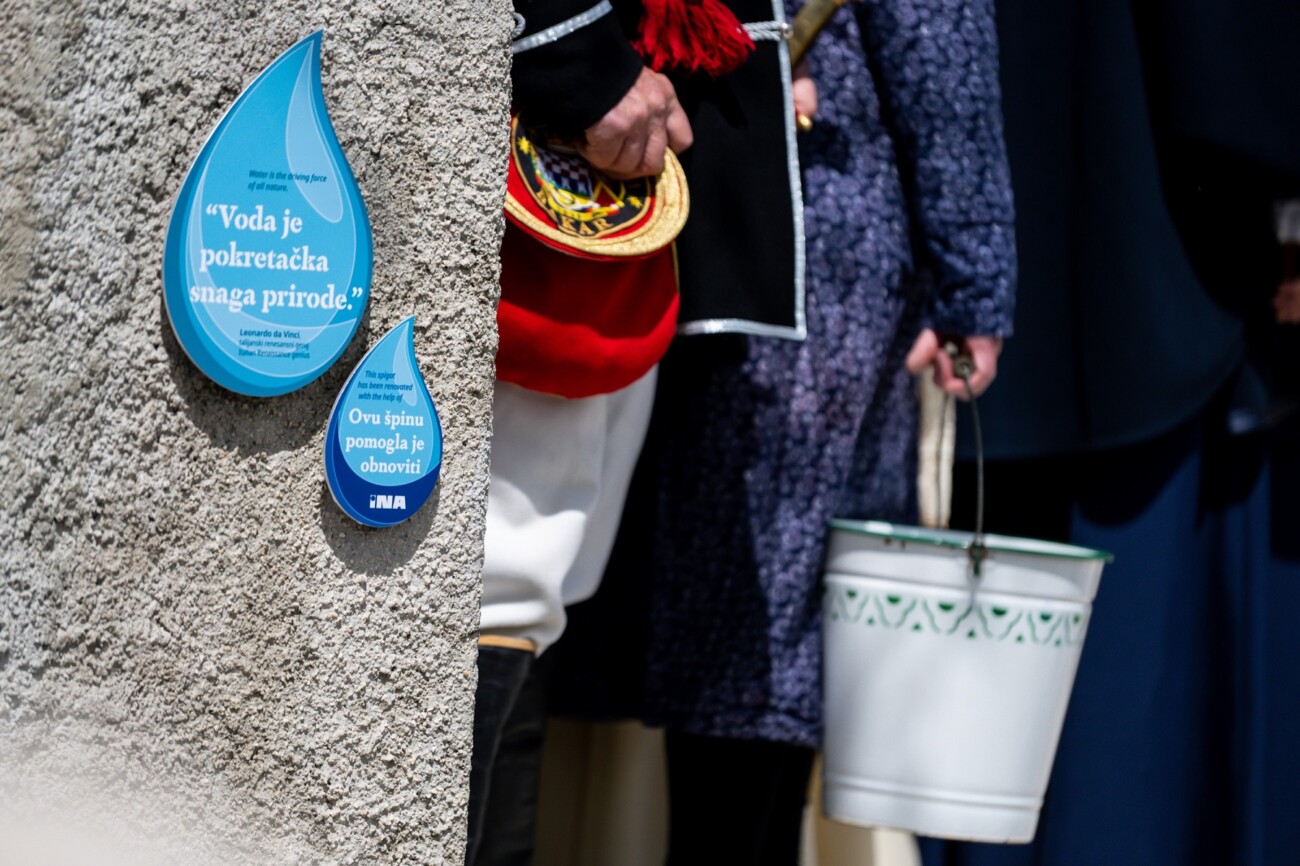 Oživljene špine (3) Oživljene špine (3)