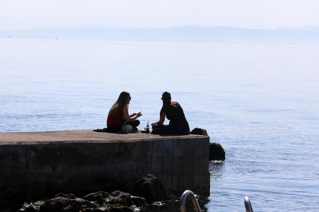 Rijeka: Mnogobrojni Rije?ani na plai Kantrida Rijeka: Mnogobrojni Rije?ani na plai Kantrida