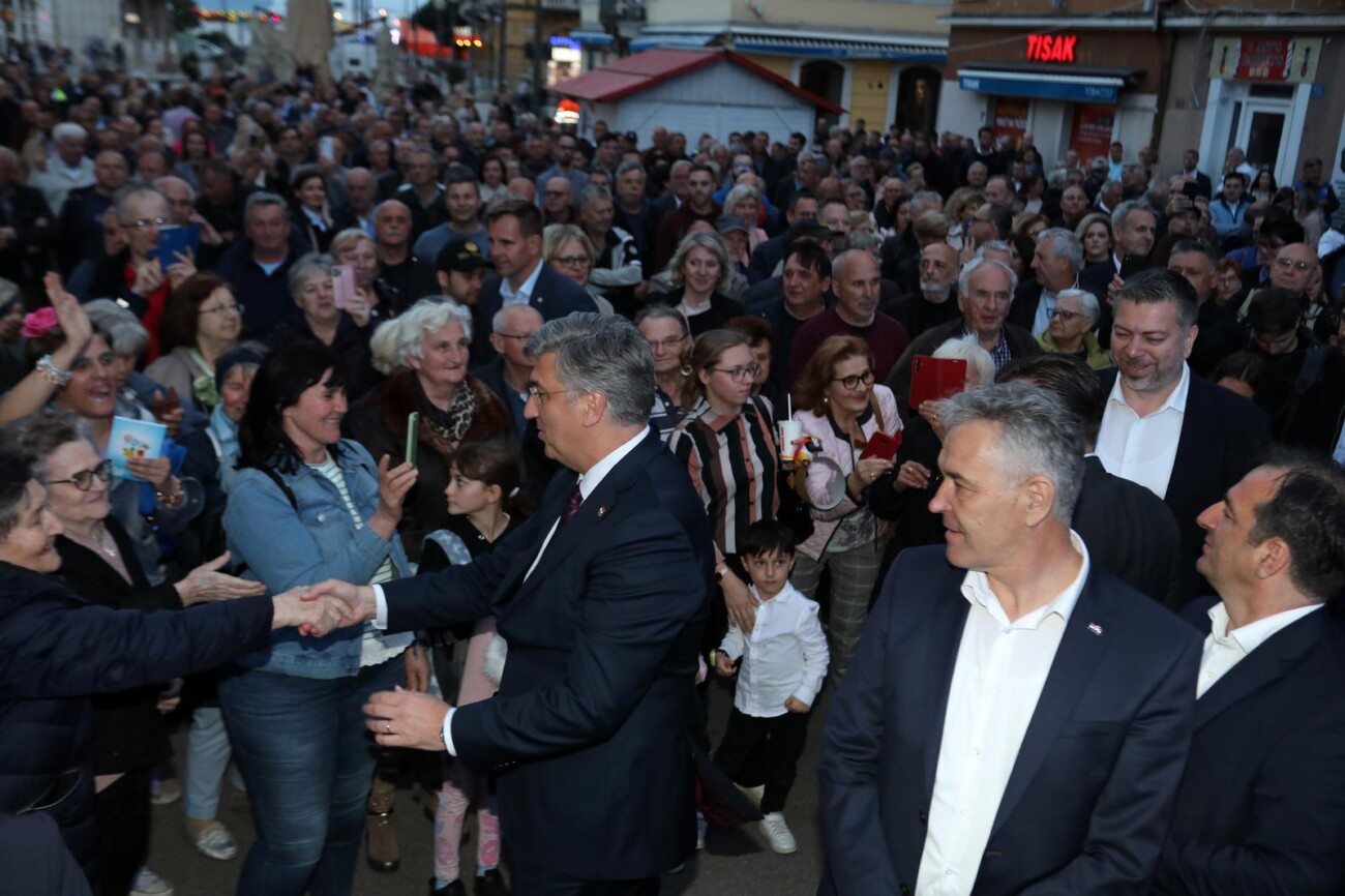 Rijeka: Premijer Plenković na predizbornom skupu HDZ-a i koalicijskih partnera Rijeka: Premijer Plenković na predizbornom skupu HDZ-a i koalicijskih partnera