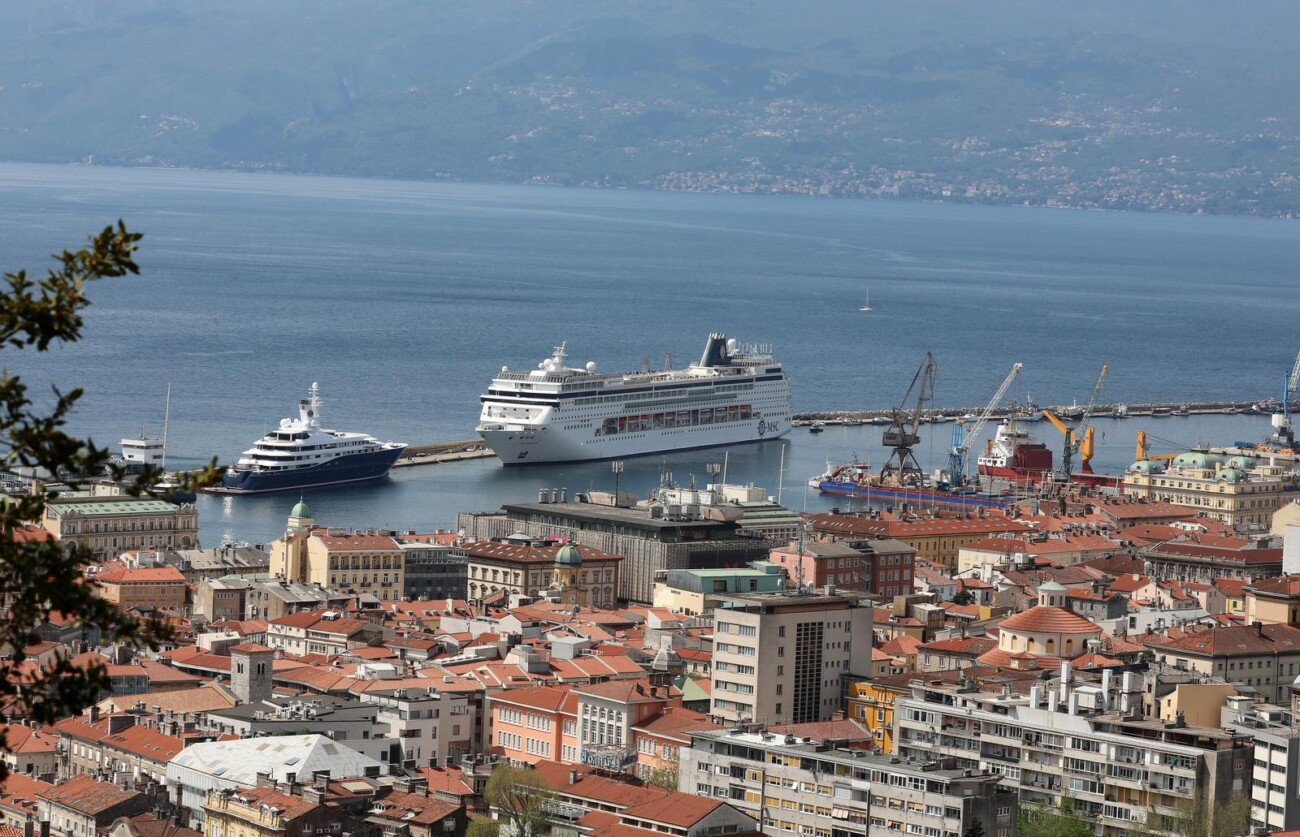 Rijeka: Kruzer MSC Armonia uplovio u riječku luku