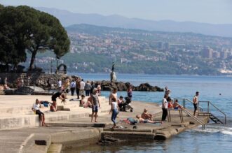 Opatija: Kupa?i i turisti na plai Slatina