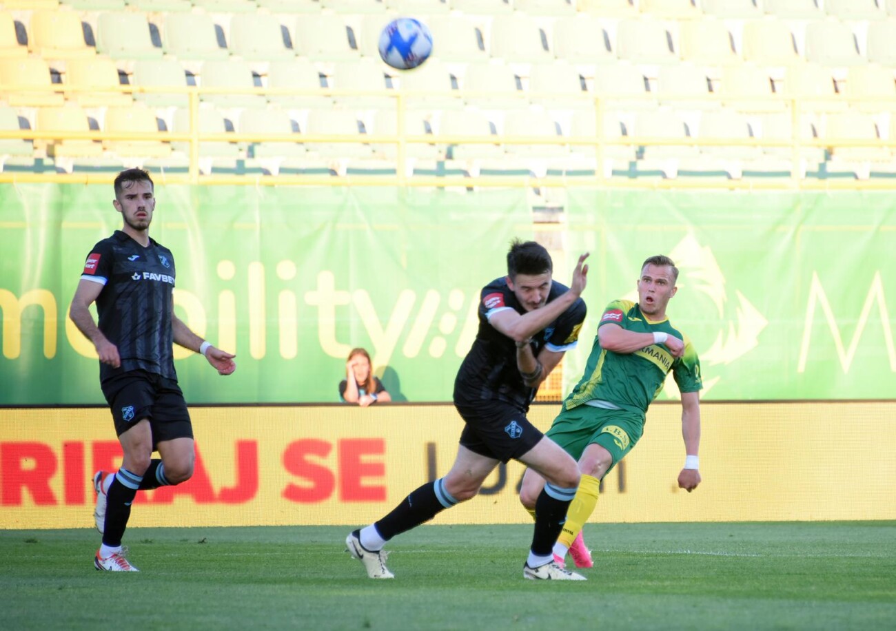 Istra i Rijeka sastali se u 30. kolu SuperSport HNL-a Istra i Rijeka sastali se u 30. kolu SuperSport HNL-a