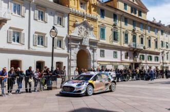 Rijeka: WRC automobili na Korzu izmedu 2 brzinca koja se voze na Platku